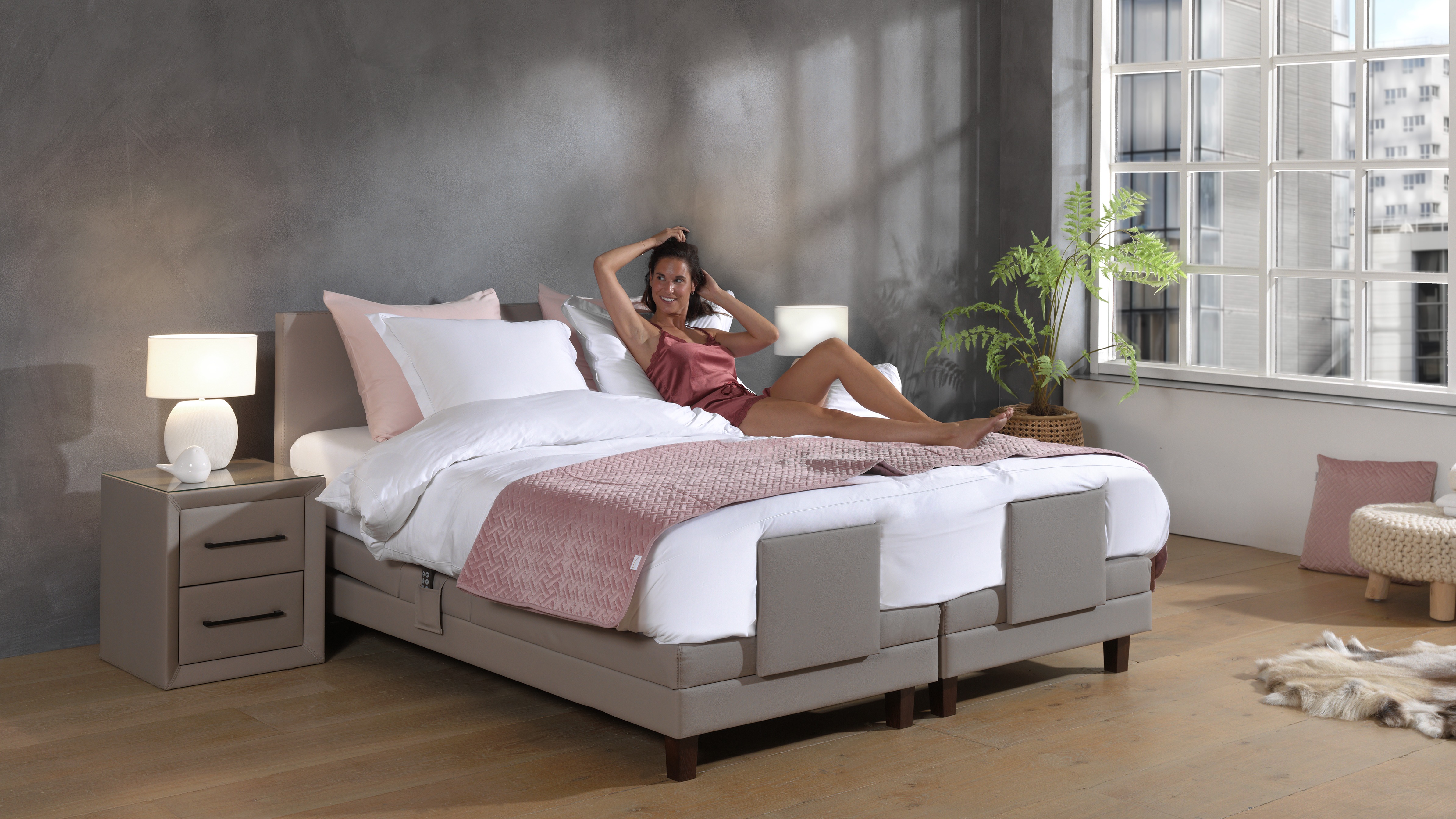 Sleepy Celestial elektro met Elite Plus matras en topper - opgemaakt